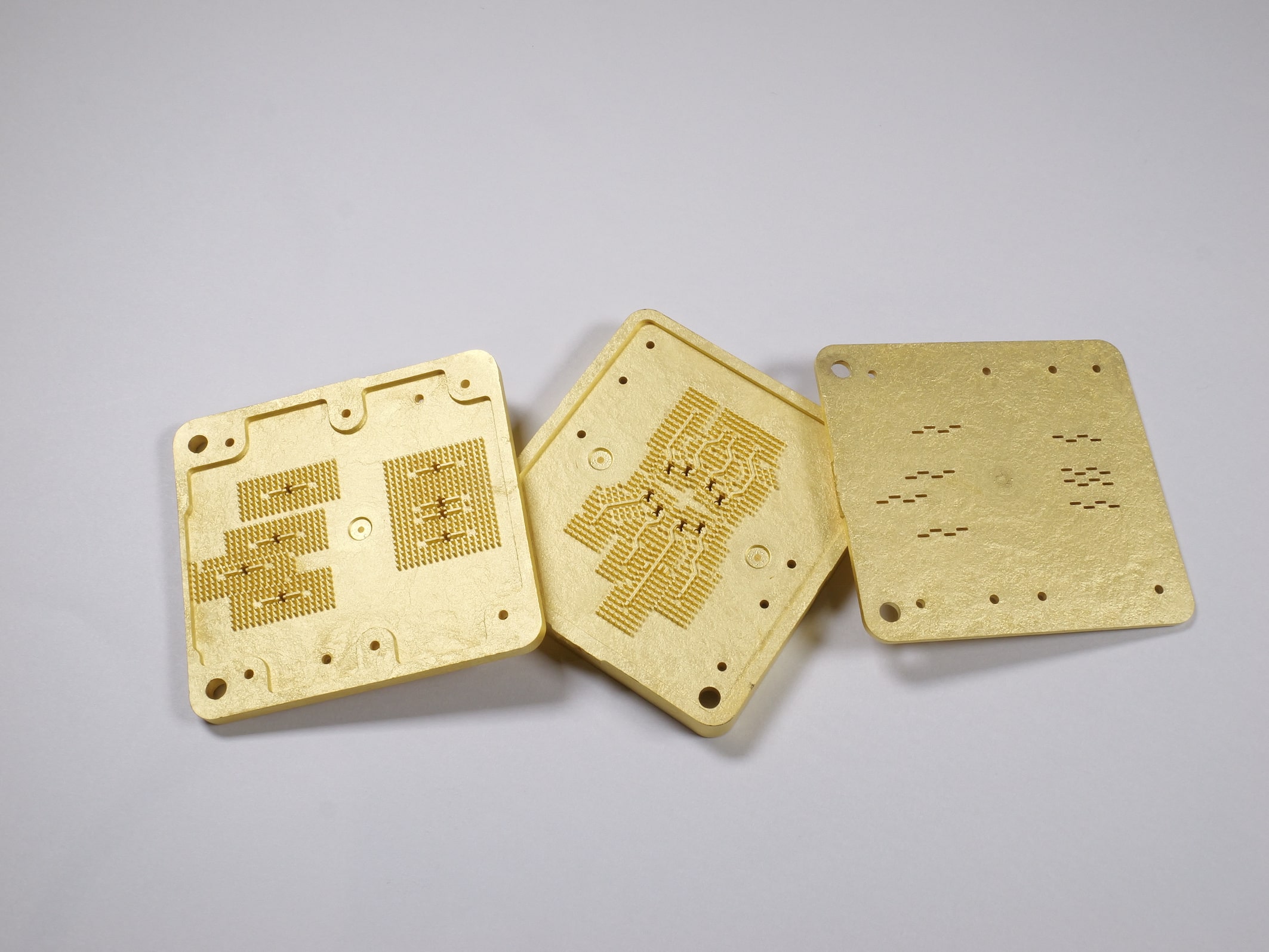 Asahi Kasei to showcase XYRON Metallized slotted waveguide array antenna made of XYRON mPPE at Fakuma 2026